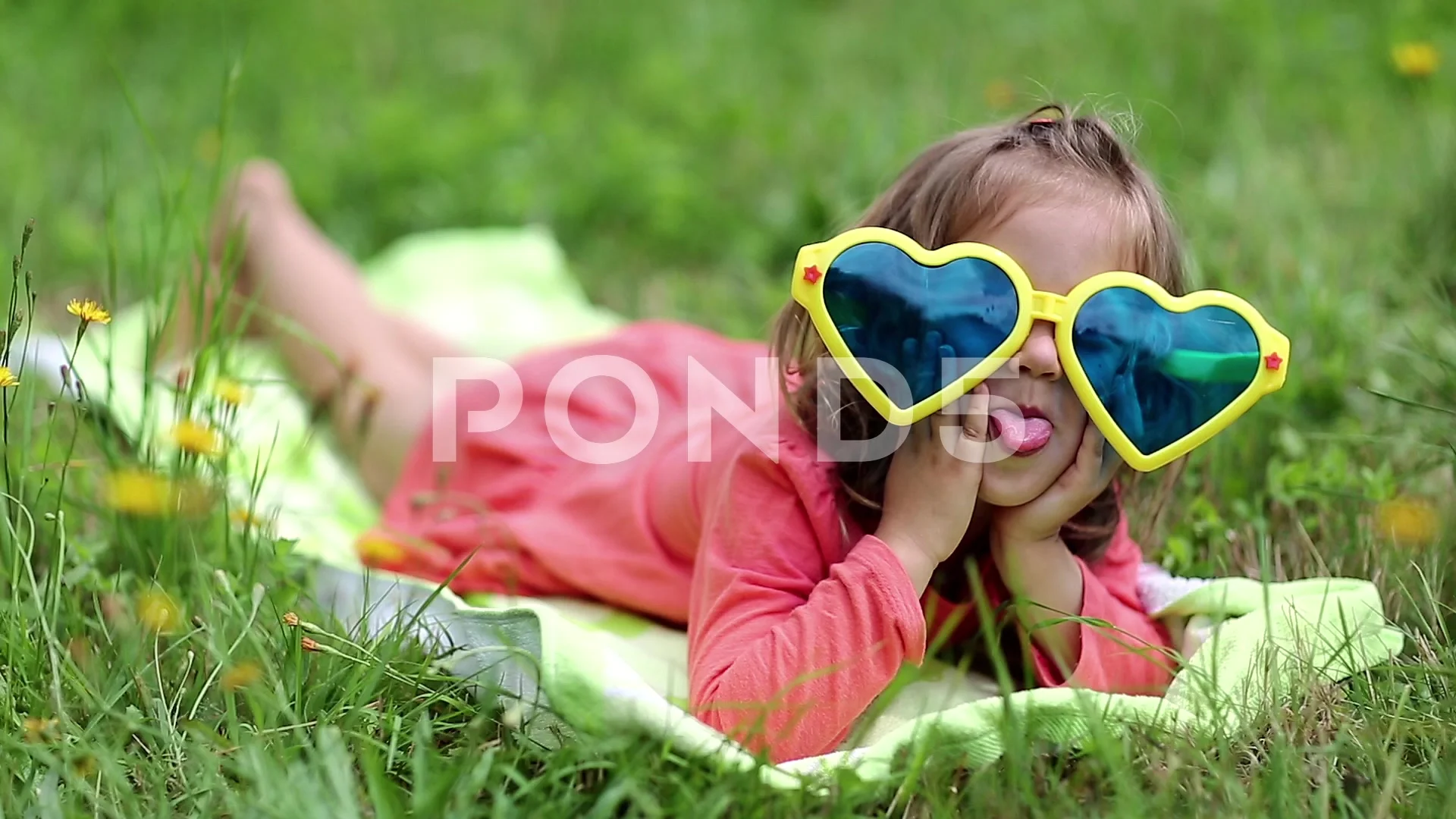 Oversized sunglasses | Huge sunglasses, Sunglasses, Heart shaped glasses