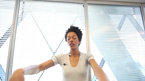 Funny scene with sleeping office workers. Natural and realistic office setting Vídeos de archivo 32741997