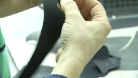 Fur handwork - trabalho manual de peles Stock Footage 123672850