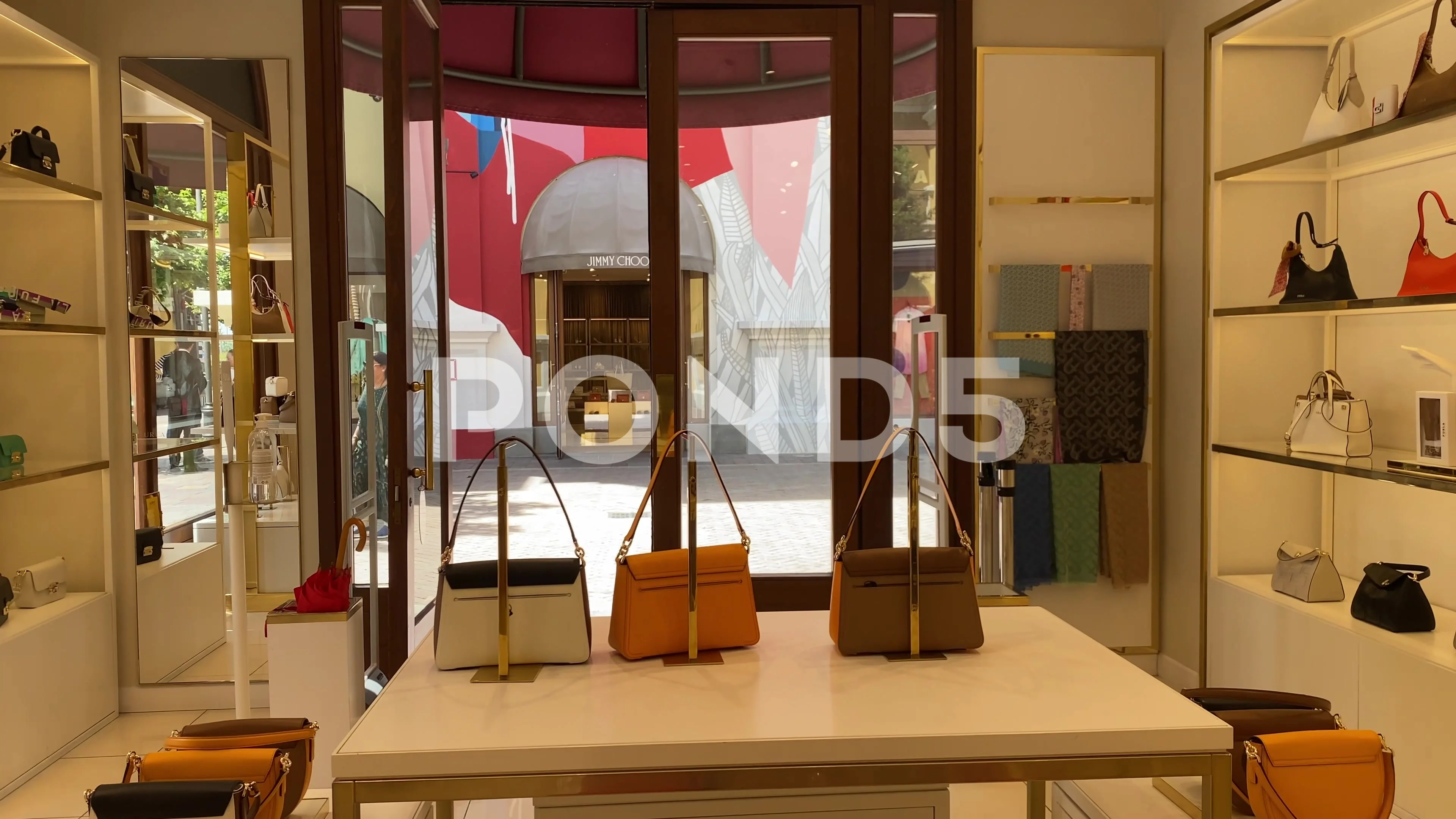 4K, RAW, Louis Vuitton Luxury Shop on Ro, Stock Video