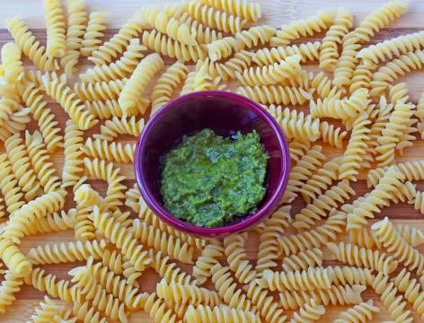 Fusilli and pesto Foto stock