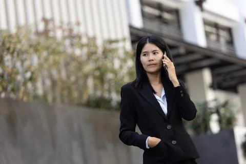Future remote work combines technology smart phone digital business woman e.. Foto stock