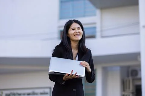 Future remote work combines technology smart phone digital business woman e.. Stock-Fotos