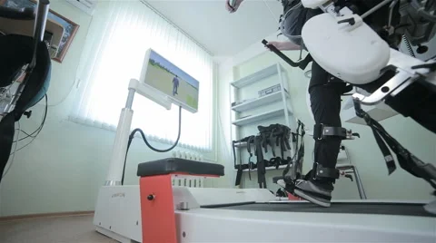 Futuristic robotic equipment. Man in a virtual reality Video stock 67985746