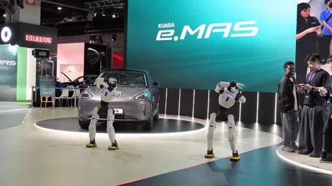 A futuristic robotics showcase at the KLIMS Vidéo 337280401