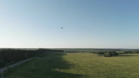 Futuristic visualization of networked observation nodes tracking a drone... 스톡 동영상 346830836