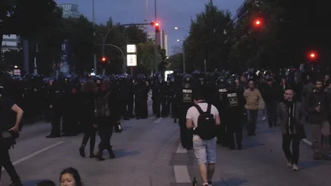 G20 Summit Hamburg Germany night large crowds of police 8th Juli 2017_4K Stock Footage 315399124