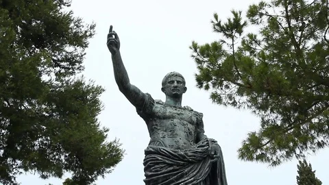 Gaius Iulius Caesar Octavianus Augustus Julius Cesare Statue real time tilt Video stock 83277486