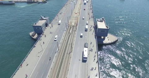 Galata bridge to new mosque 動画素材 56258418