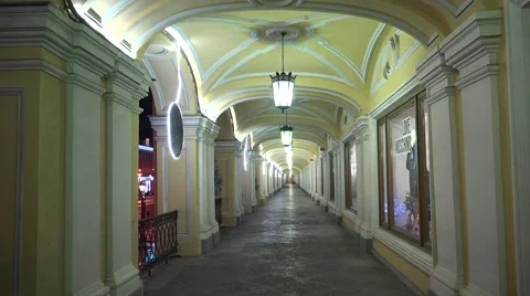 Gallery of arches with lanterns. 4K. Vídeos de archivo 45830244