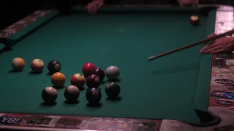 Game of billiards pool Stockbeeldmateriaal 335307375
