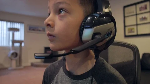 Game boy kid 2 Stock-Footage 102623758