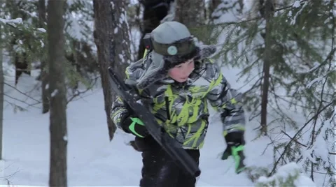 The game of laser tag. Vidéo 61339957