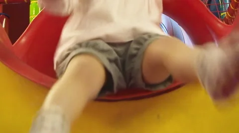 Game room child tube fall 2 Vidéo 59778478