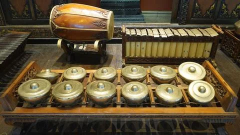 Gamelan is traditional music instrument in java. Stockfoto's