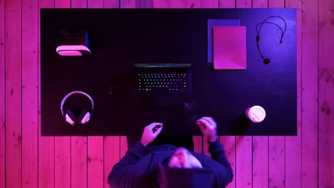 Gamer making a break and talking to camera. Stock Footage 105040093
