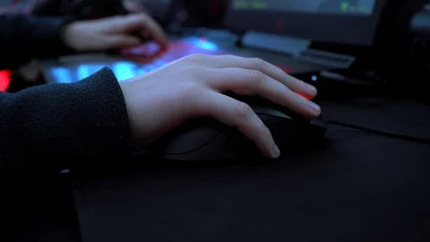 Gamer playing a computer game. Hands on the keyboard Видео 106604132