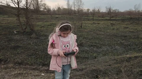 Gaming 05 Video stock 128825404