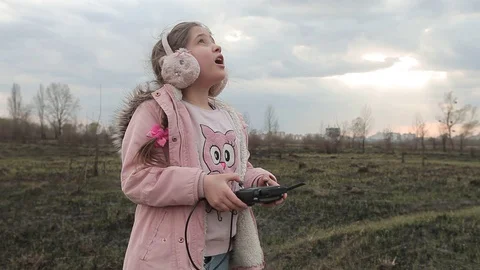 Gaming 07 Video stock 128826042