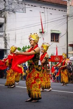 Gandrung dance from Banyuwangi, East Java, at 4th BEN Carnival Foto stock