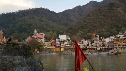 Ganga river flow in Uttarakhand Vídeo Stock 106712160