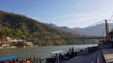Ganga river flow in Uttarakhand Vídeo Stock 106715346
