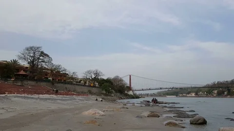 Ganga river flow in Uttarakhand 库存影片 106717497