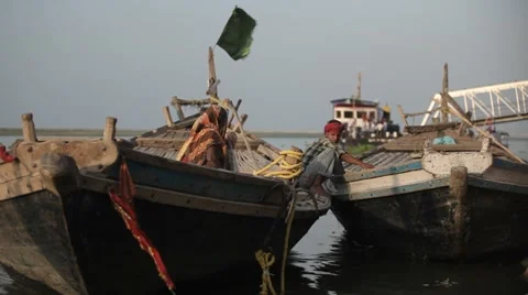 Ganges Boat in River LS 스톡 동영상 8555379