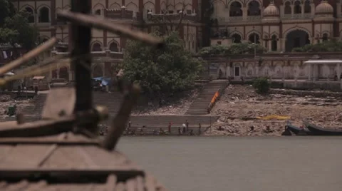 Ganges River Bank WS Vidéo 8555285