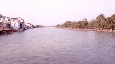 Ganges river, flowing through Haridwar, India Vídeos de archivo 114954335