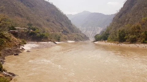 The Ganges River in the Himalayas Vídeos de archivo 114954772