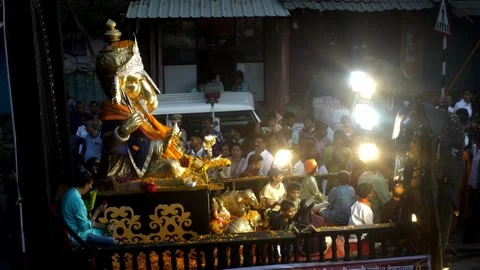 Ganpati Visarjan mass procession on final day of Ganesh Chaturthi, Lord Ganesha Stock Footage 304561861