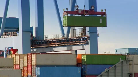 Gantry crane is loading a container 스톡 동영상 131369151