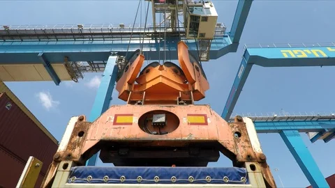 Gantry crane spreader close-up 4k Stock Footage 88929097