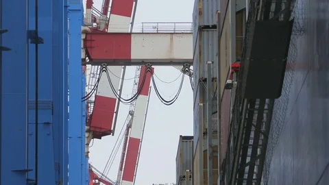 Gantry crane trolley going backwards 4k intro video for business Stock Footage 89250193