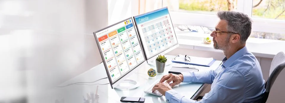 Gantt Tasks Schedule Chart On Computer Foto stock