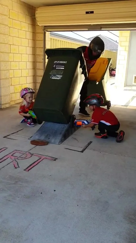 Garbage Can Pit Stop, Perth, Western Australia - 11 Apr 2020 Stock Footage 205176008