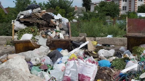 Garbage in the city dump 스톡 동영상 93708948