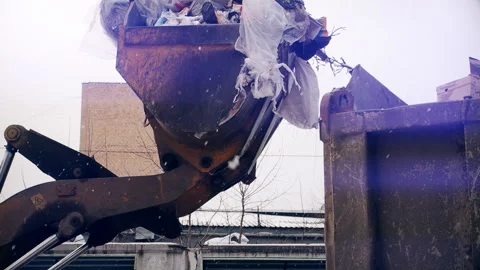 Garbage collection in the city in winter Stock-Footage 101001085