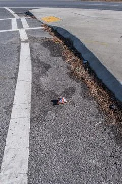 Garbage discarded on the ground Foto stock