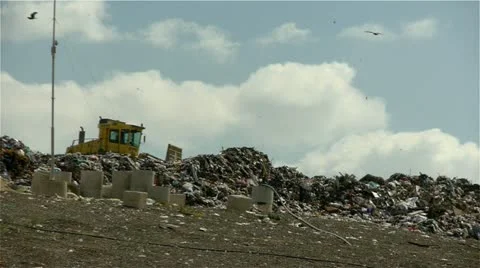 Garbage dump tracktor 0213 2 動画素材 22088231