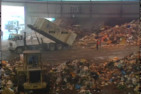 GARBAGE TRANSFER STATION Stock-Footage 1052467
