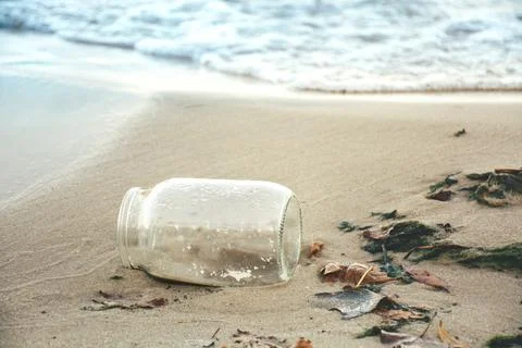 Garbage trash on the seafront Foto stock