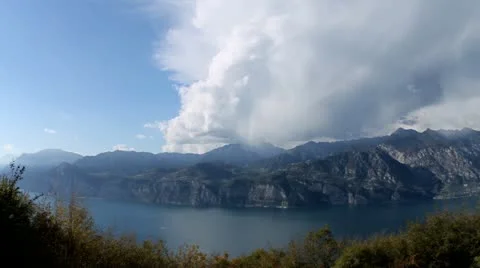 Garda 1 Vídeos de archivo 12563931