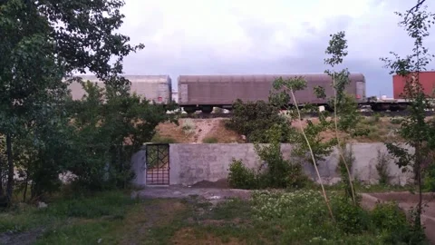 Garden and train 库存影片 140036999