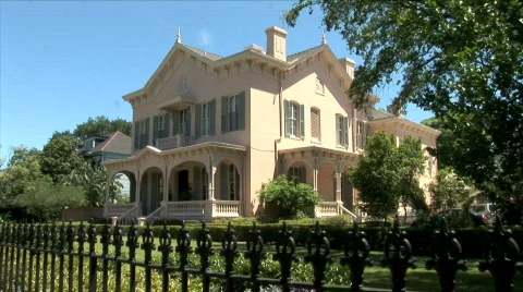 Garden District House-2-zooms Stock Footage