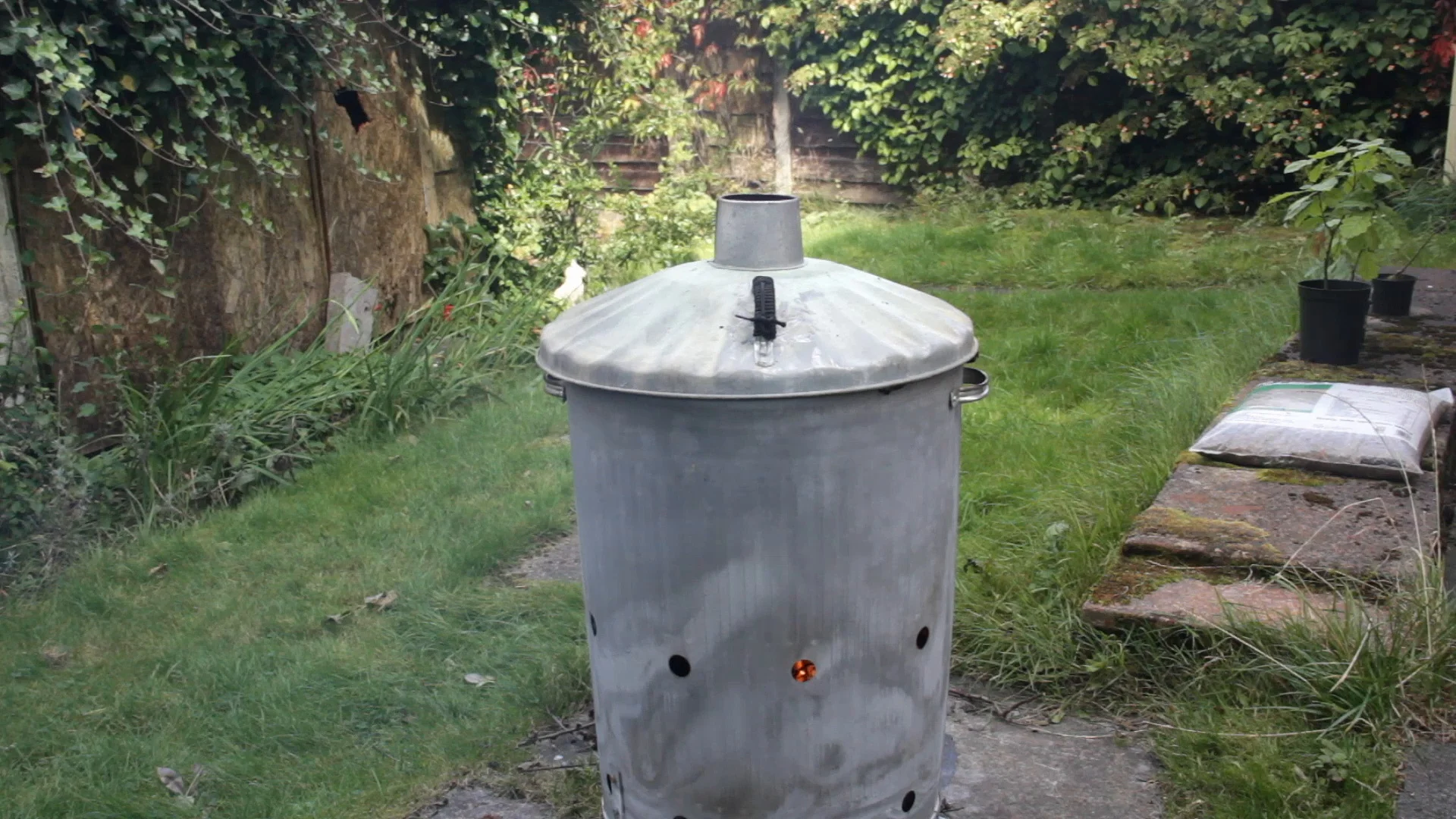 How To Use A Garden Incinerator