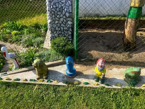Garden Statues in a Courtyard Setting 스톡 사진