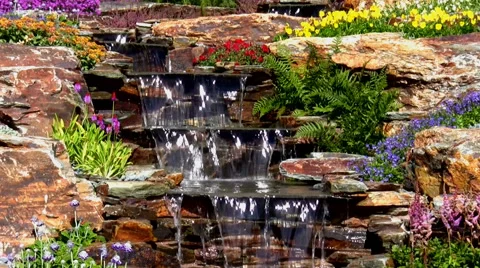 Garden water cascade tilt down Vídeos de archivo 41248701