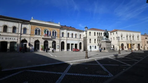 Garibaldi square in Rovigo 動画素材 87781328